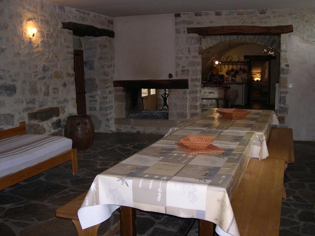 La Bergerie Bed & Breakfast Sainte-Eulalie-de-Cernon Екстериор снимка