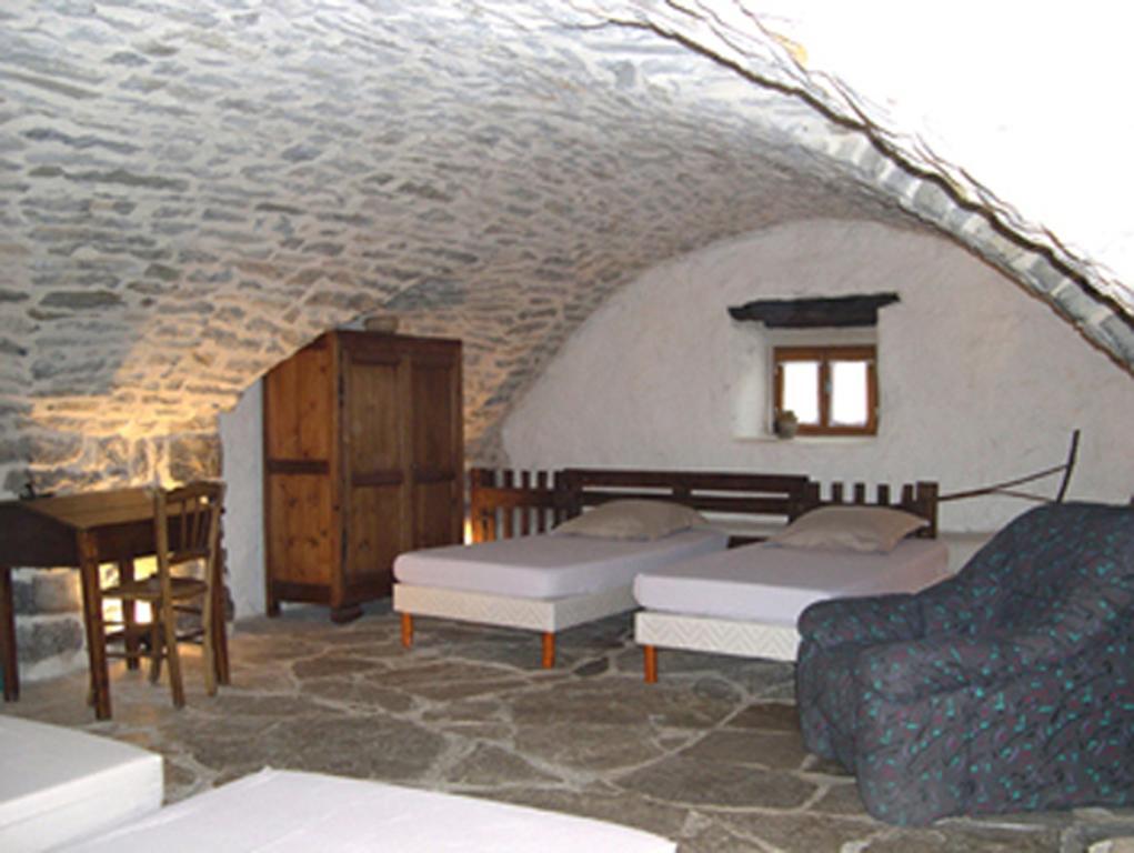 La Bergerie Bed & Breakfast Sainte-Eulalie-de-Cernon Стая снимка